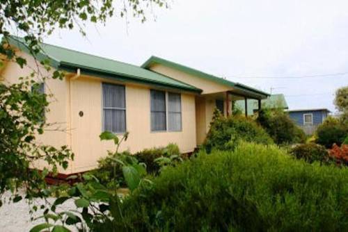 Greengate Cottages Strahan Exterior photo